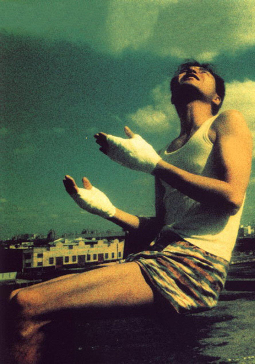 春光乍泄何宝荣