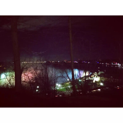 夜晚的Niagara Fall