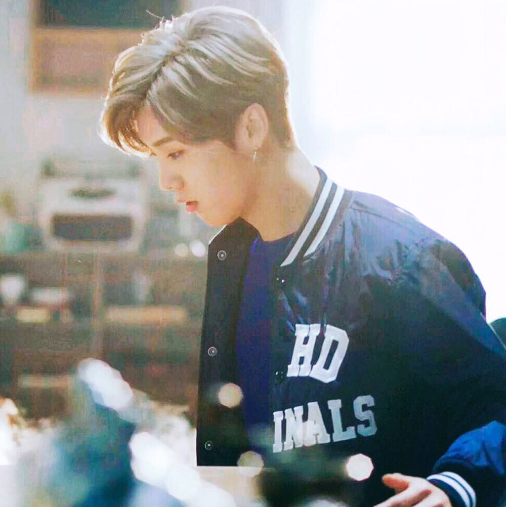 #鹿晗# #LuHan# #明星# #美图# #M鹿M#
#微博#
——by.顾然之