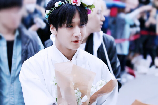 RAVI VIXX 花环