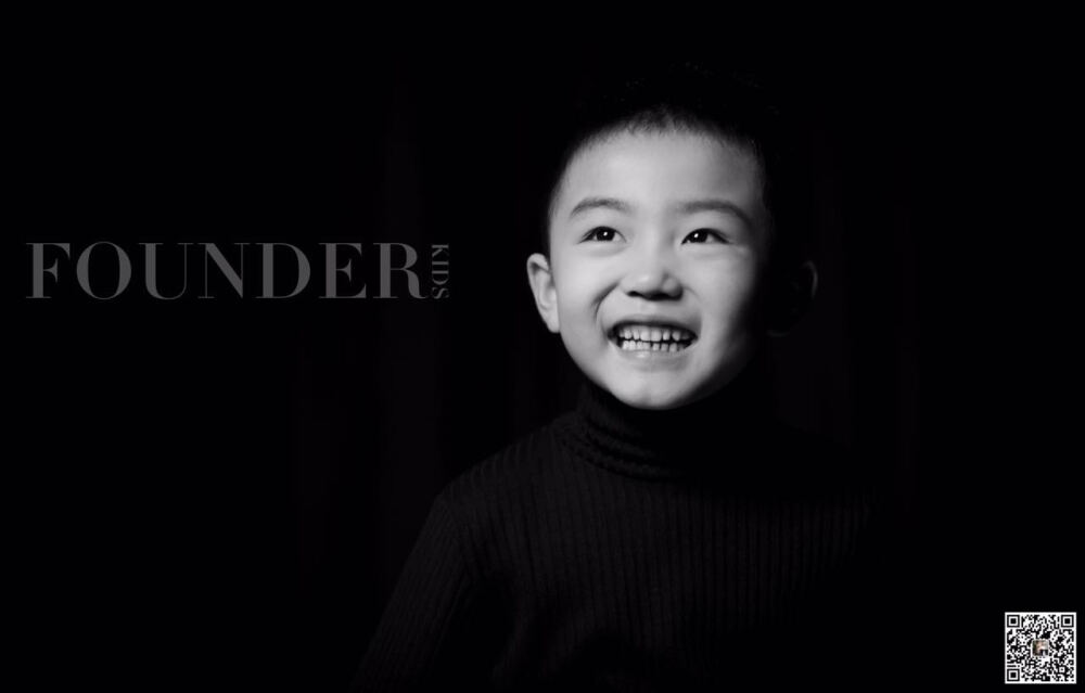 #Founder kids 高級定制攝影#
#定制Photo系列 & 客片展#
「黑白定格天真笑脸
时光凝滞纯真童年」