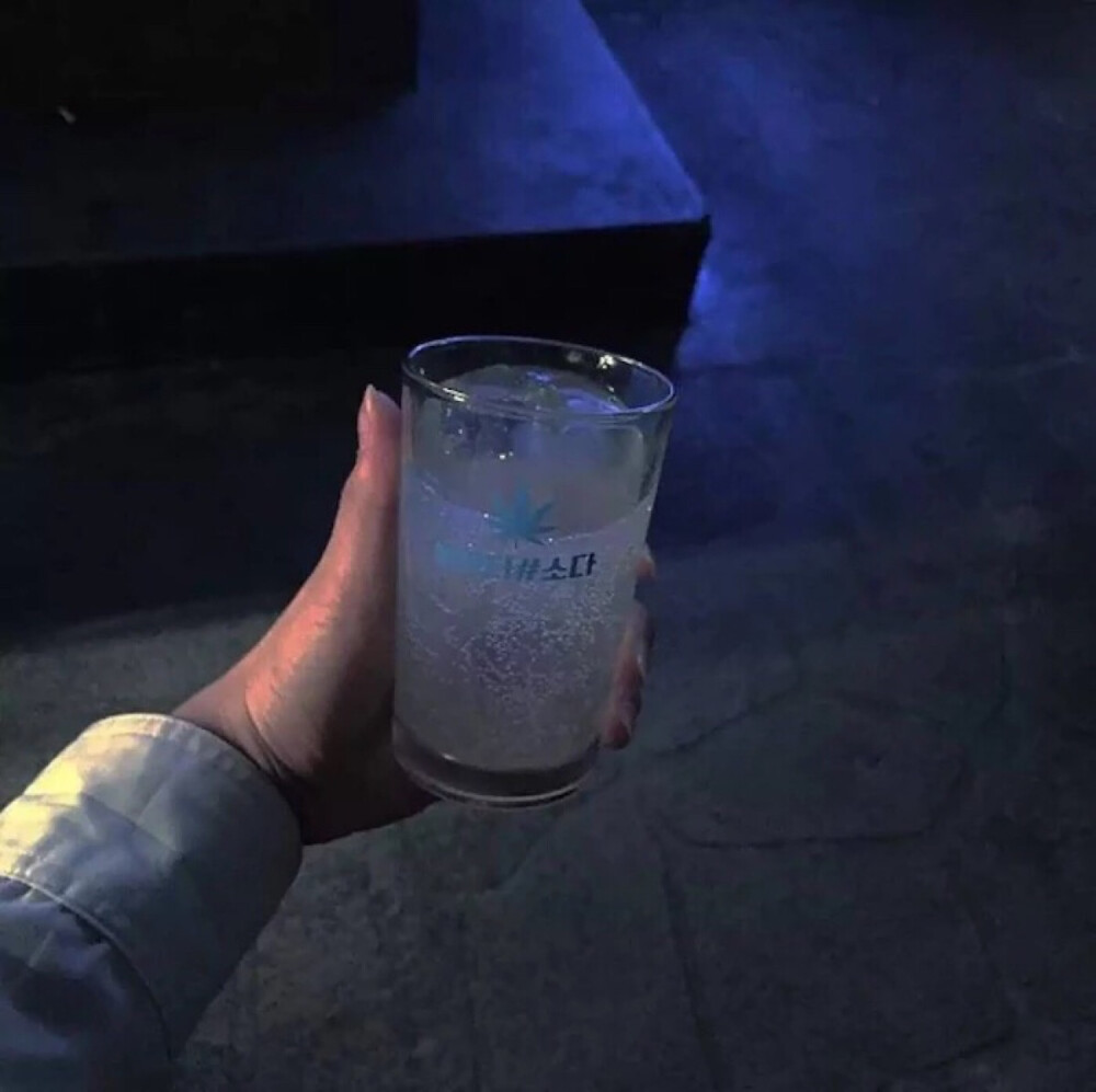 水晶杯 玻璃杯 夜色