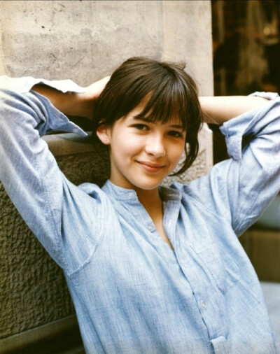 【Sophie Marceau——苏菲.玛索】越有故事的人越沉静简单，越肤浅单薄的人越浮躁不安。