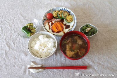 一人食 美食 午餐 三时三餐 美味 yammy 厨房 下厨房 晚餐 好吃 小吃 食物 饕餮 食谱 菜单 菜谱 摆盘 餐具 做菜 做饭