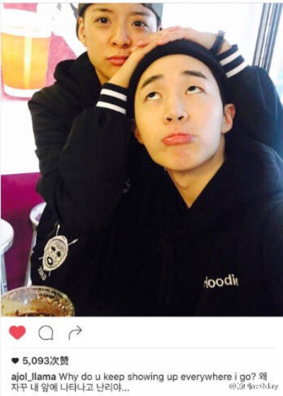 最新最新今天的图哦～～【Instagram】[Henry&Amber相爱相杀二人组]27日,#Henry# 更新INS写到:"看我撞到谁了,我都要怀疑她是在跟踪我…Amber,不要跟着我".#Amber# 也更新INS:"为什么我到哪都有你".两个人互动好可爱~~