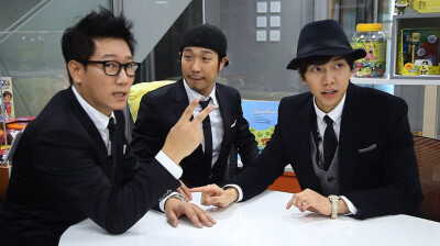 Running Man。池石镇、HAHA(河东勋)、李胜基。（E120 121118、E121 121125 007特辑）