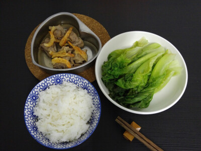 蝦幹蒸排骨，生菜，米飯