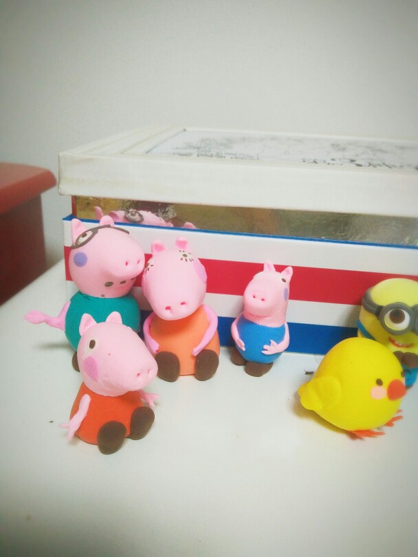 佩琪一家四口粘土作品
