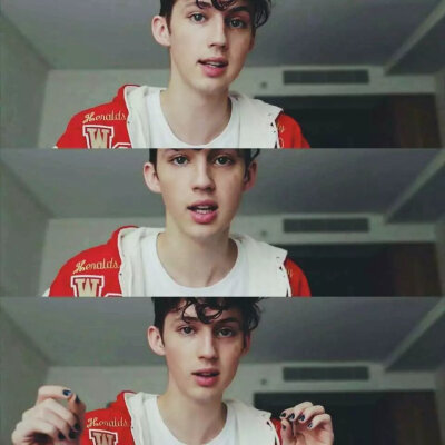 【Pics】TROYE SIVAN_Red 阳光大男孩~