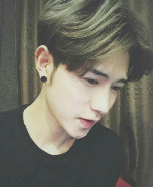 可爱的童锦程程
by辰小默