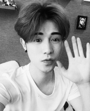 可爱的童锦程程
by辰小默