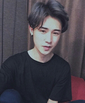 可爱的童锦程程
by辰小默