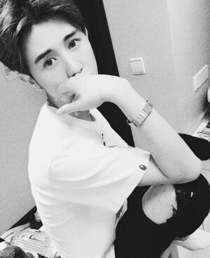 可爱的童锦程程
by辰小默