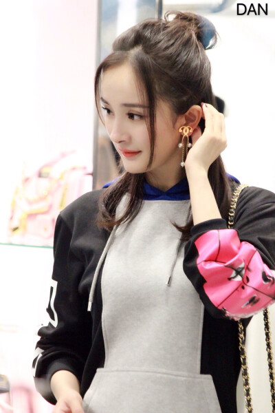 杨幂 壁纸/头像 原图cr水印