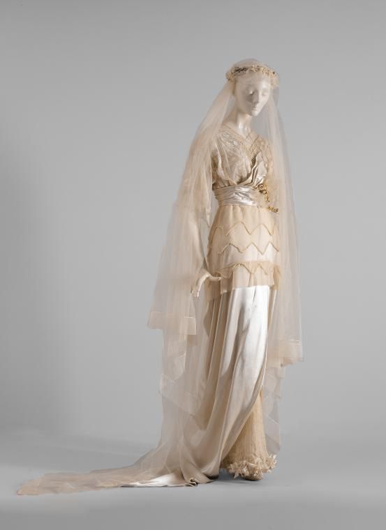 1913-1914 wedding dress