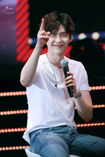  李钟硕 LeeJongSuk