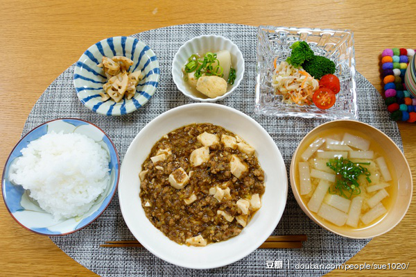 一人食 美食 午餐 三时三餐 美味 yammy 厨房 下厨房 晚餐 好吃 小吃 食物 饕餮 食谱 菜单 菜谱 摆盘 餐具 做菜 做饭