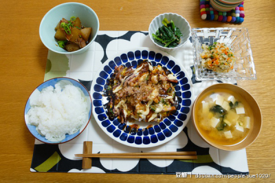 一人食 美食 午餐 三时三餐 美味 yammy 厨房 下厨房 晚餐 好吃 小吃 食物 饕餮 食谱 菜单 菜谱 摆盘 餐具 做菜 做饭