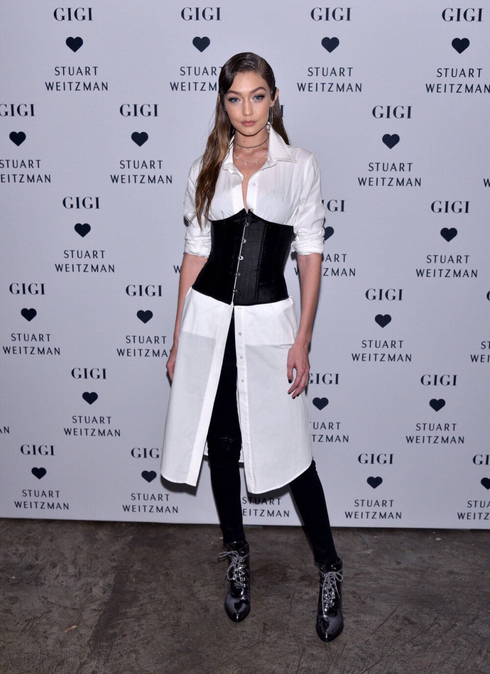 10/26GigiHadid 参加Stuart weitzman 活动