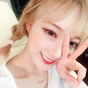 女头像 by：朵莉✔️