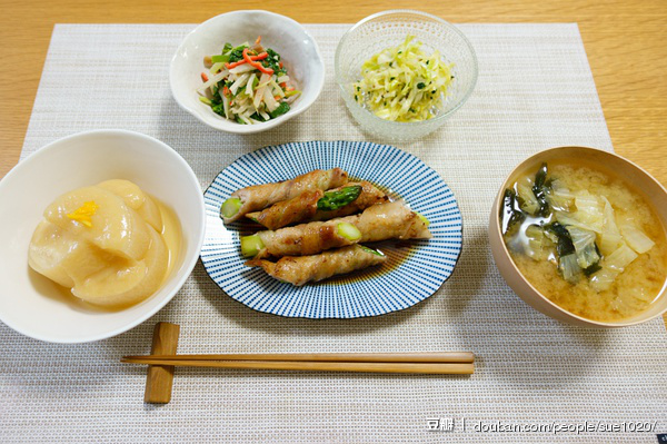 一人食 美食 午餐 三时三餐 美味 yammy 厨房 下厨房 晚餐 好吃 小吃 食物 饕餮 食谱 菜单 菜谱 摆盘 餐具 做菜 做饭