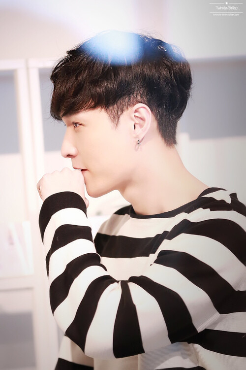 张艺兴.EXO.LAY