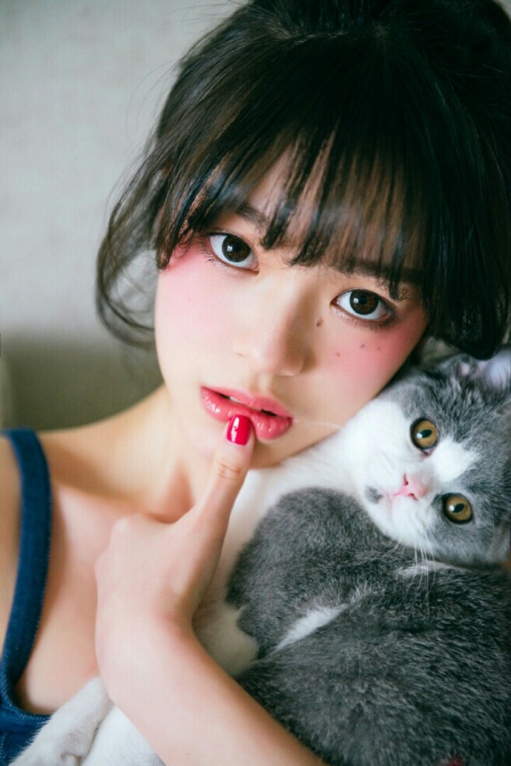 女孩和猫