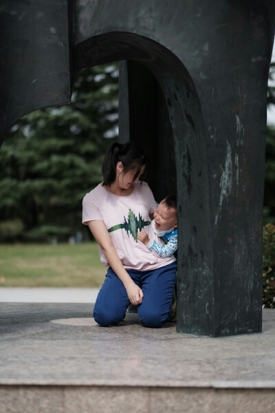 和花坛小王子在一起。