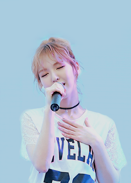 Red Velvet是韩国SM娱乐有限公司于2014年8月推出的女子演唱组合，起初由裴珠泫（Irene）、姜涩琪（SeulGi）、孙承欢（Wendy）、朴秀荣（Joy）4人组成。Red Velvet的经纪公司宣布增添金艺琳（Yeri）为组合的新成员