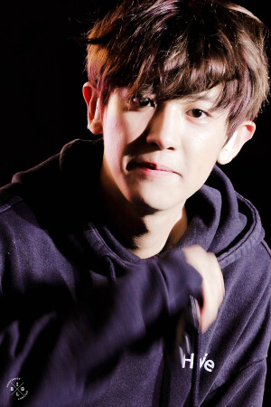 £logo ヾPark ChanYeol _박찬열.  
