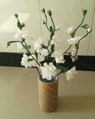 皱纹纸木槿花