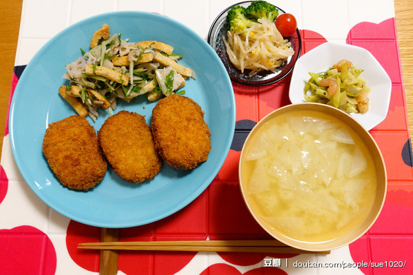 一人食 美食 午餐 三时三餐 美味 yammy 厨房 下厨房 晚餐 好吃 小吃 食物 饕餮 食谱 菜单 菜谱 摆盘 餐具 做菜 做饭