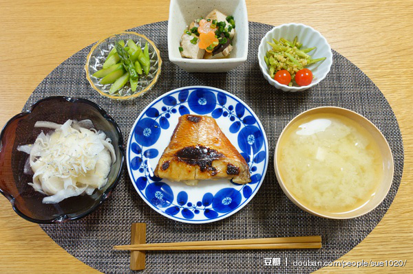 一人食 美食 午餐 三时三餐 美味 yammy 厨房 下厨房 晚餐 好吃 小吃 食物 饕餮 食谱 菜单 菜谱 摆盘 餐具 做菜 做饭