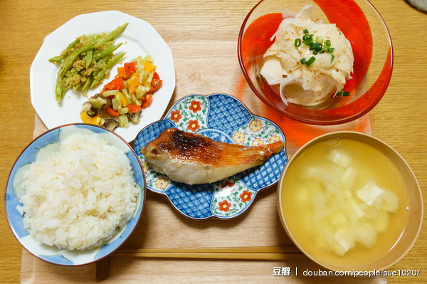 一人食 美食 午餐 三时三餐 美味 yammy 厨房 下厨房 晚餐 好吃 小吃 食物 饕餮 食谱 菜单 菜谱 摆盘 餐具 做菜 做饭