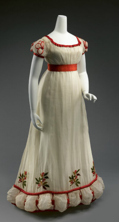 晚装，1824~1826，英国，藏于大都会艺术博物馆。好可爱的设计！像是从童话里走出来的！！