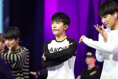 #TFBOYS# 天猫双11晚会彩排