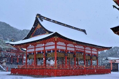 雪中的伏见稻荷神社 雪中的贵船神社