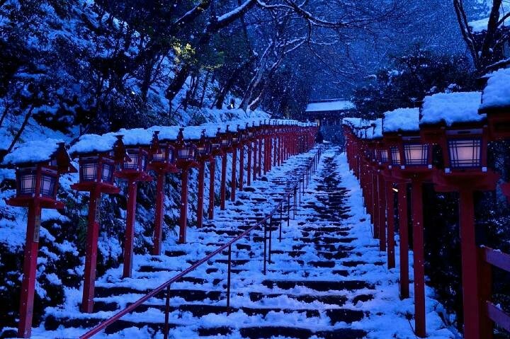 雪中的伏见稻荷神社 雪中的贵船神社