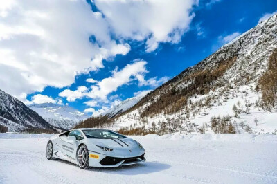 Lamborghini 雪山咆哮【狂暴特写】艺术，设计，写真，特写，旅行，摄影◢超跑，贵族，现代，时尚◢跑车◢街拍，原创，生活，◢意境 ，壁纸，锁屏，酷炫，流行，青年，欧美，◢侵删↣ ...♛by.艾莉薇儿*