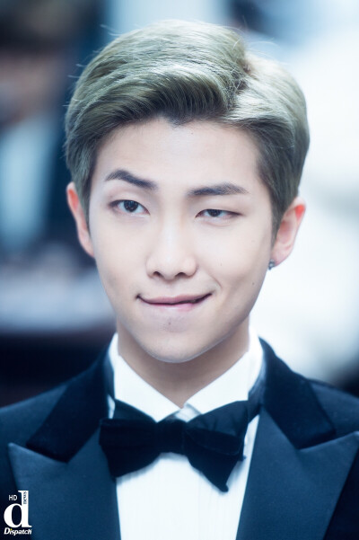 防弹少年团 rapmonster 队长金南俊这样真的好帅啊