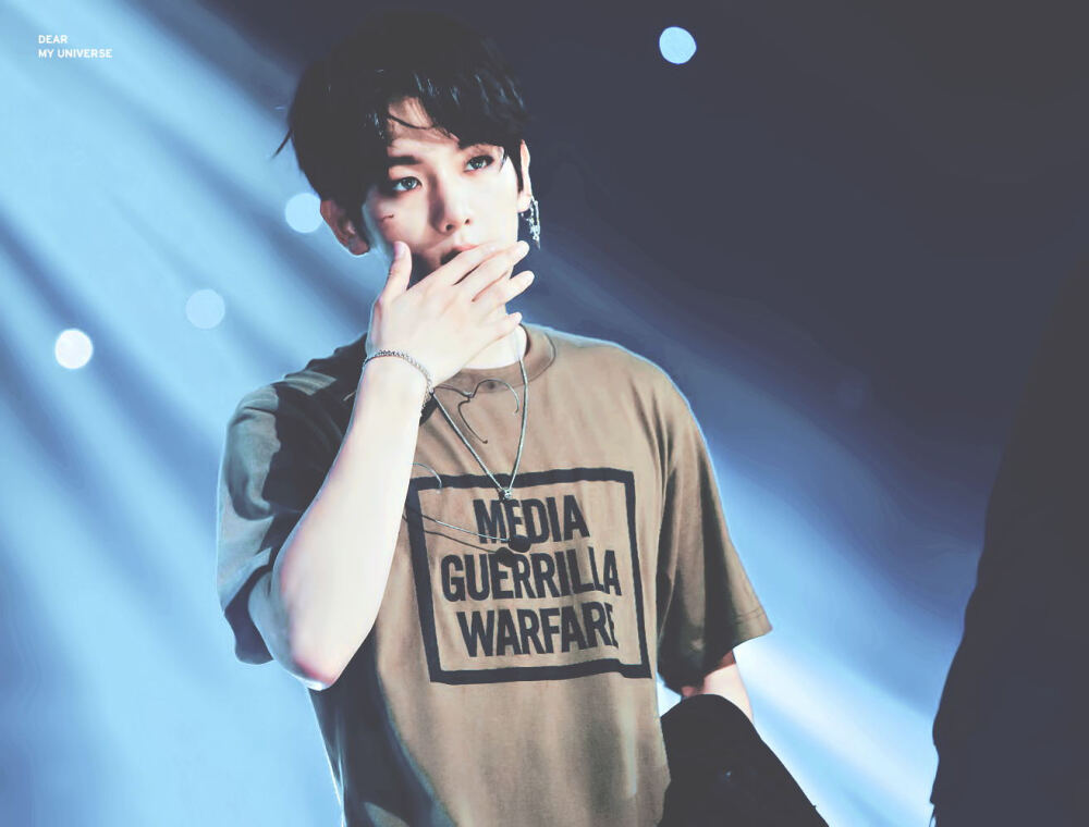 EXO#伯贤#边伯贤高清壁纸#灿烈#朴灿烈#高清壁纸#灿白#CHEN#LAY#张艺兴#KAI SOHO#世勋#吴世勋壁纸#D.O#XIUMIN#秀敏#壁纸#偶像#美男#妖孽美男#