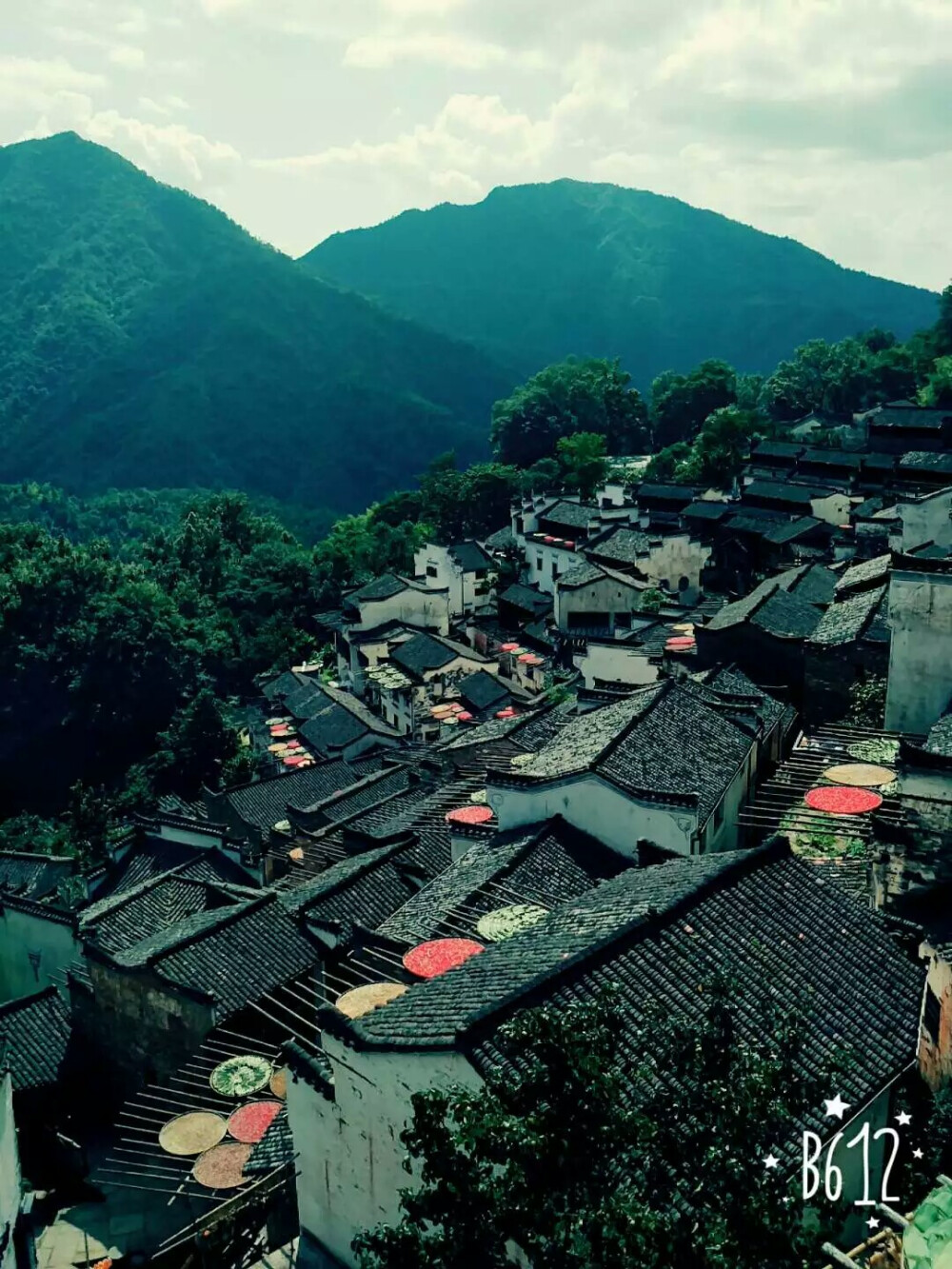 远山，村落，俯视，风景，云雾，安居，旅行，摄影，古风 by 言子。