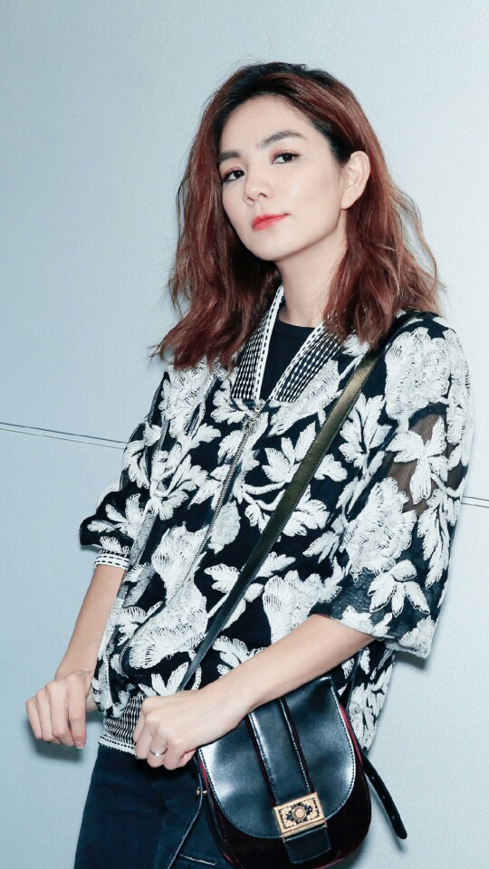 华为锁屏 明星 陈嘉桦 