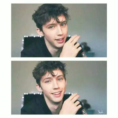 troye sivan
#头像#壁纸#存图舔颜
戳戳美颜盛世，宝宝们这图可是流量上传的啊
对于有些图片不调色会死星人，稍微强迫症，其实我内心是拒绝的，因为这样很累的。
优美的分割线――――――――――――
“我爱你”
“…