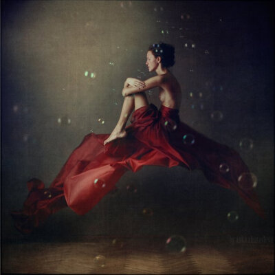 Anka Zhuravleva——反重力飞天少女