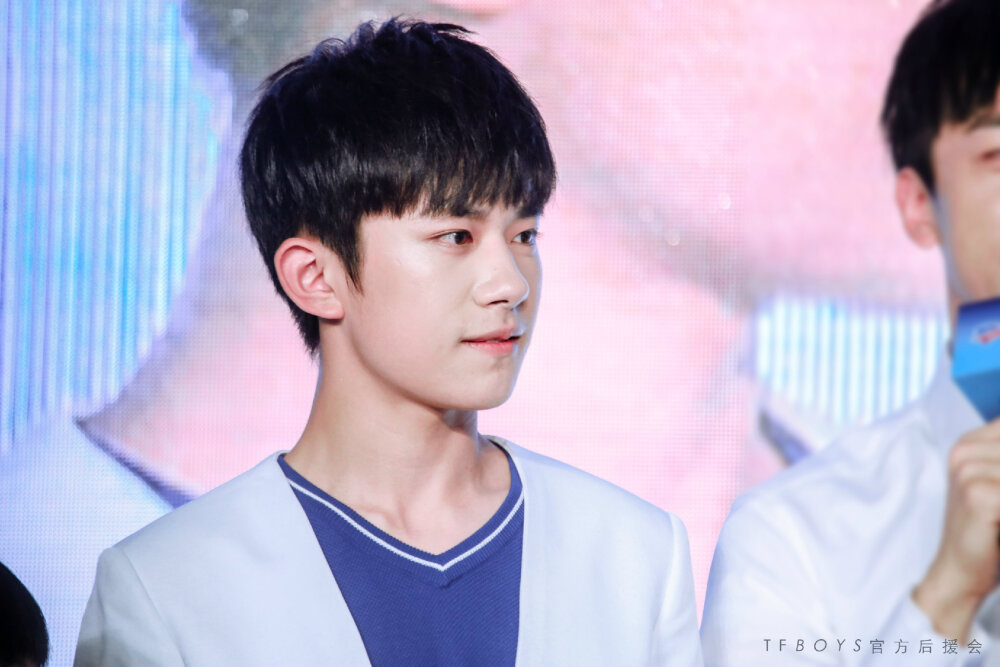 舒肤佳发布会
TFBOYS
易烊千玺