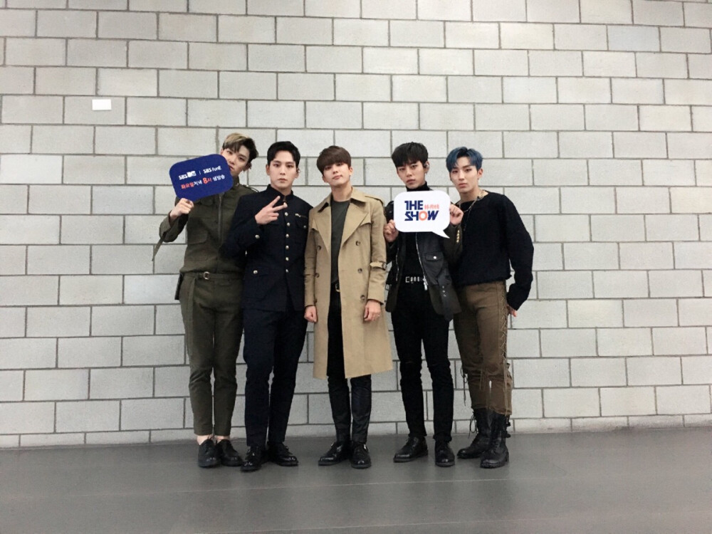 B.A.P 비에이피