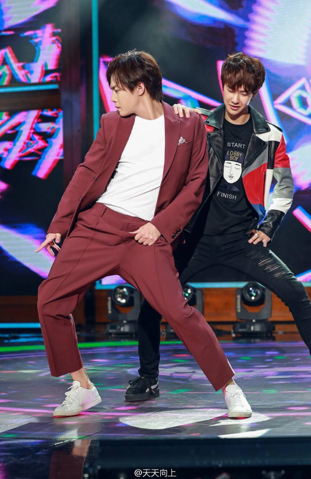 #天天向上#【白马王子】#天天向上王一博# 高手过招，谁与争锋？@尹正 @UNIQ_一博 