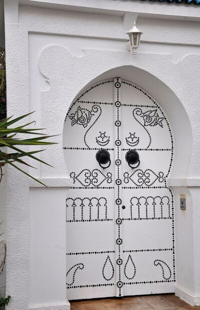 Door White and Black in Tunisia ❤: