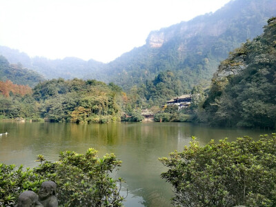 青城山月城湖